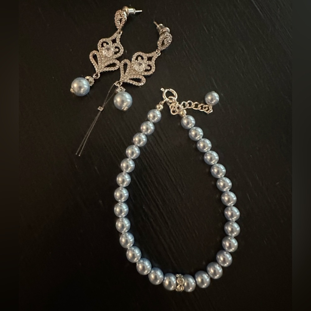 Blue pearl bracelet and earrings - Picture 2 of 16
